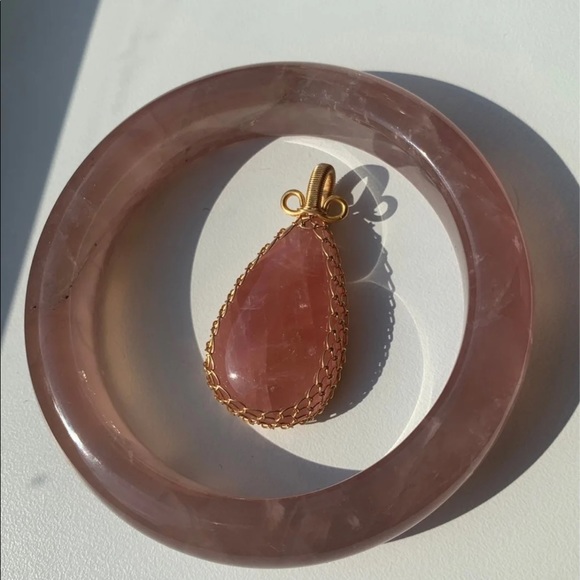 Rose Quartz Pendant - Picture 1 of 3